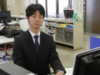 経営革新担当・山本主事